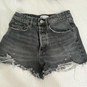 Zara Size 4 gray jean shorts